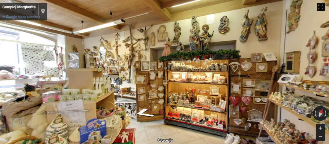 Souvenir and gift items in S. Cristina in Val Gardena